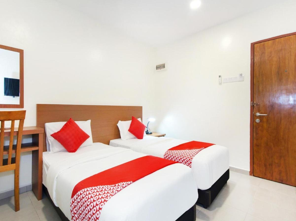 Lawten Hotel Malacca Exterior photo